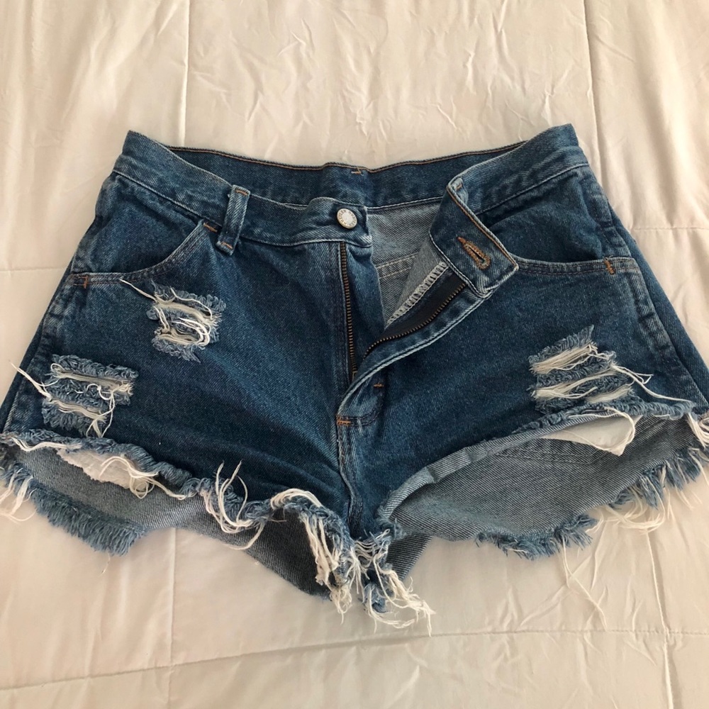 CLEARANCE ‼️ High-rise denim shorts